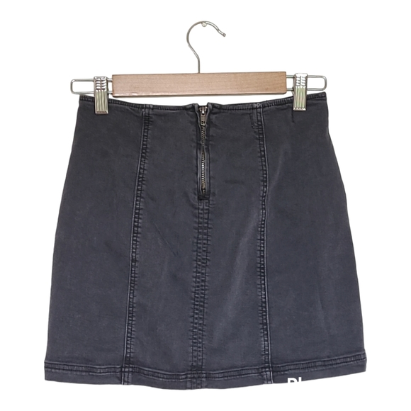 PacSun Los Angeles Black Denim Mini Skirt - Picture 2 of 5